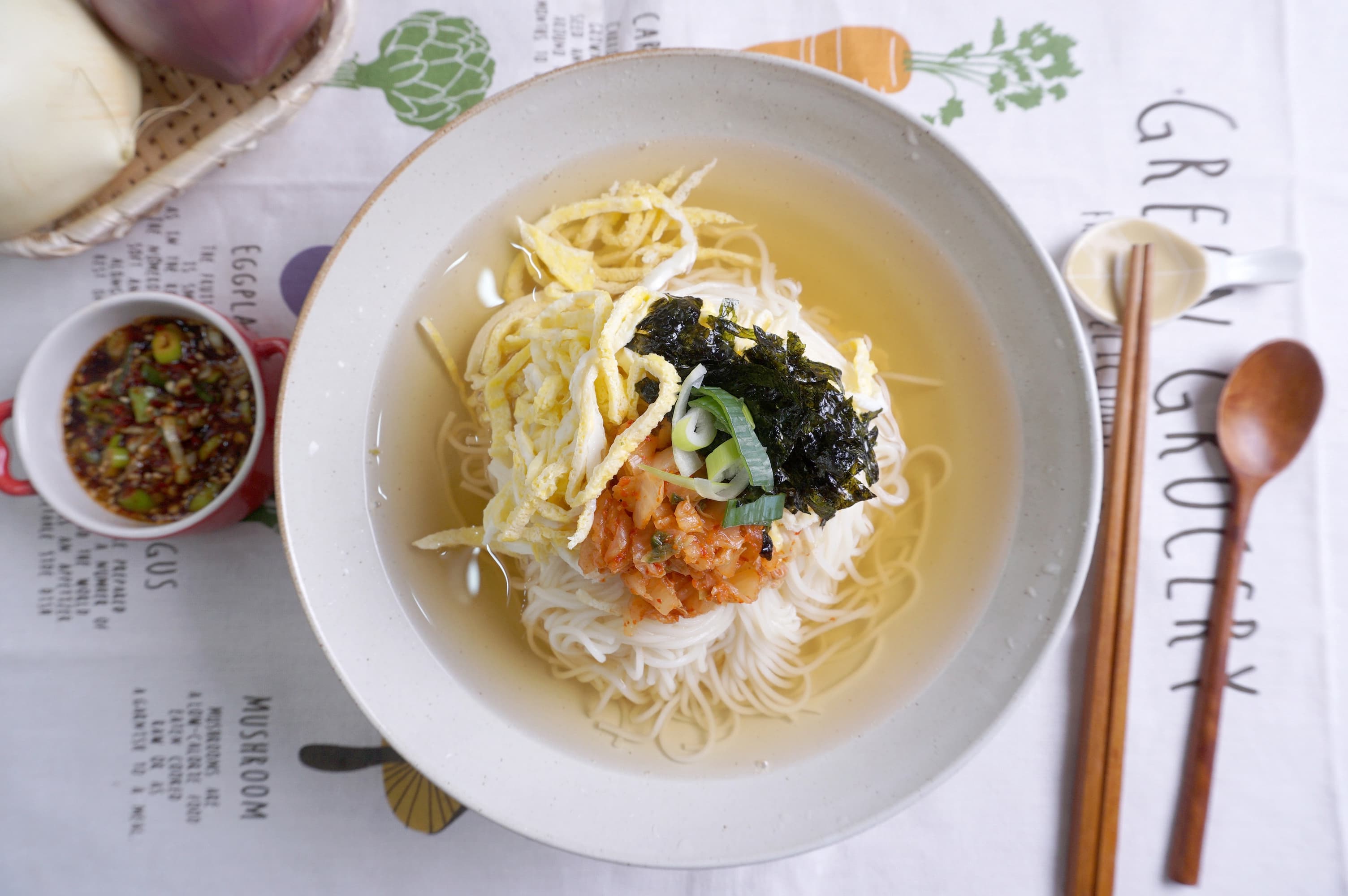 Korean Festive Noodles (잔치국수)