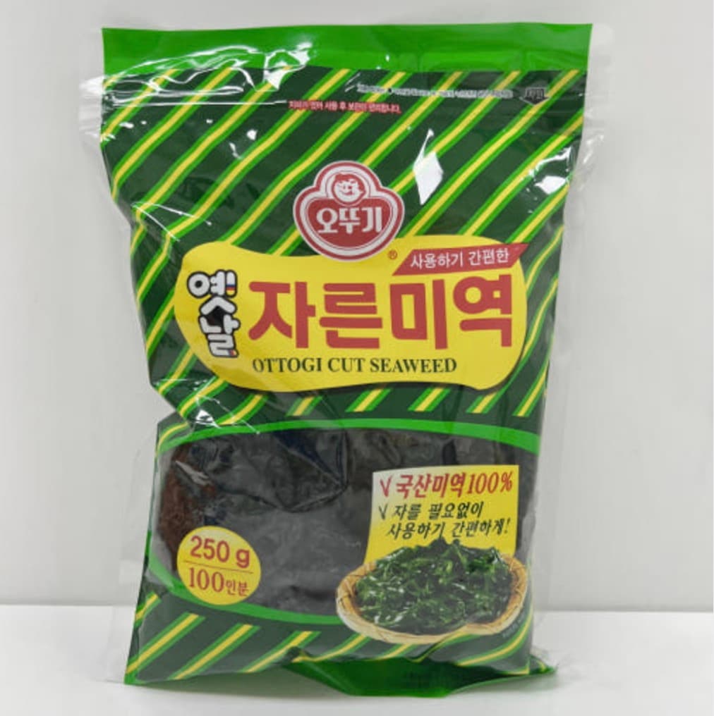Dried seaweed (miyeok) Image