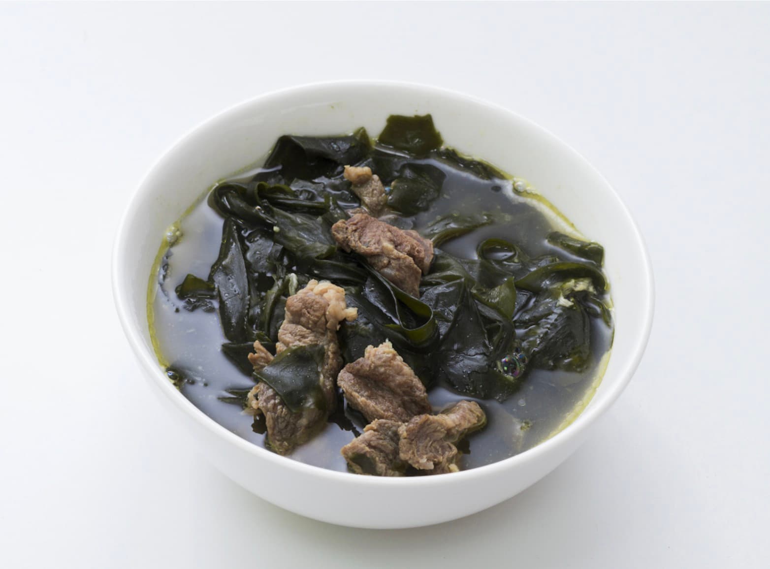 Miyeokguk (Korean Seaweed Soup, ๋ฏธ์ญ๊ตญ)